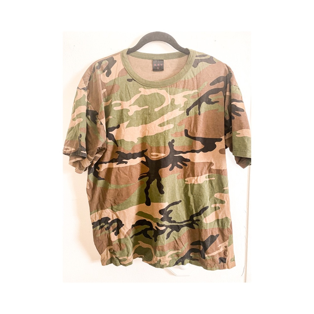 xl camo tee • comfy grunge • streetwear • loungin'